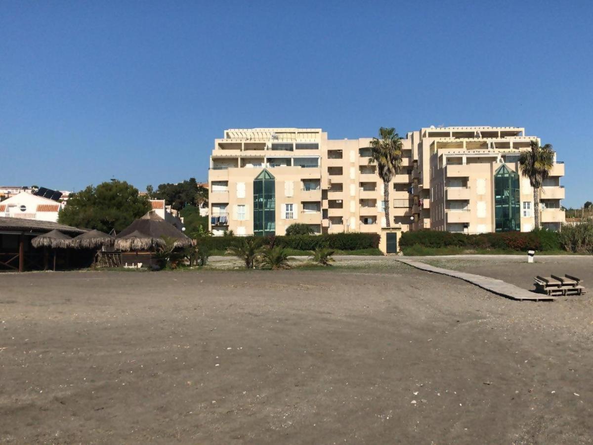 Espectacular Residencial En 1A Linea Con Piscina Apartman Benajarafe Kültér fotó