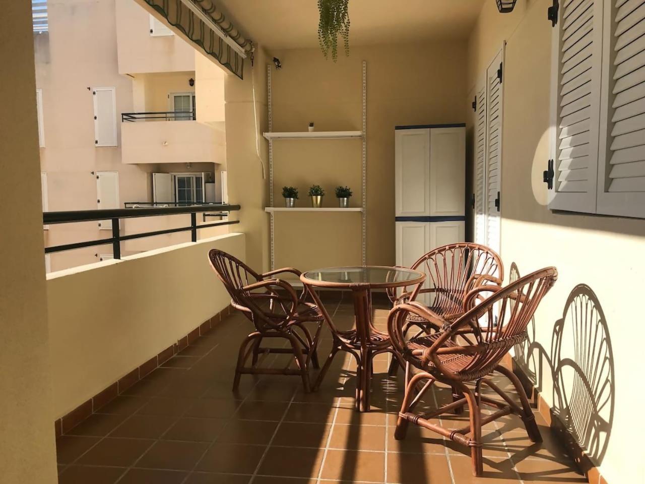 Espectacular Residencial En 1A Linea Con Piscina Apartman Benajarafe Kültér fotó